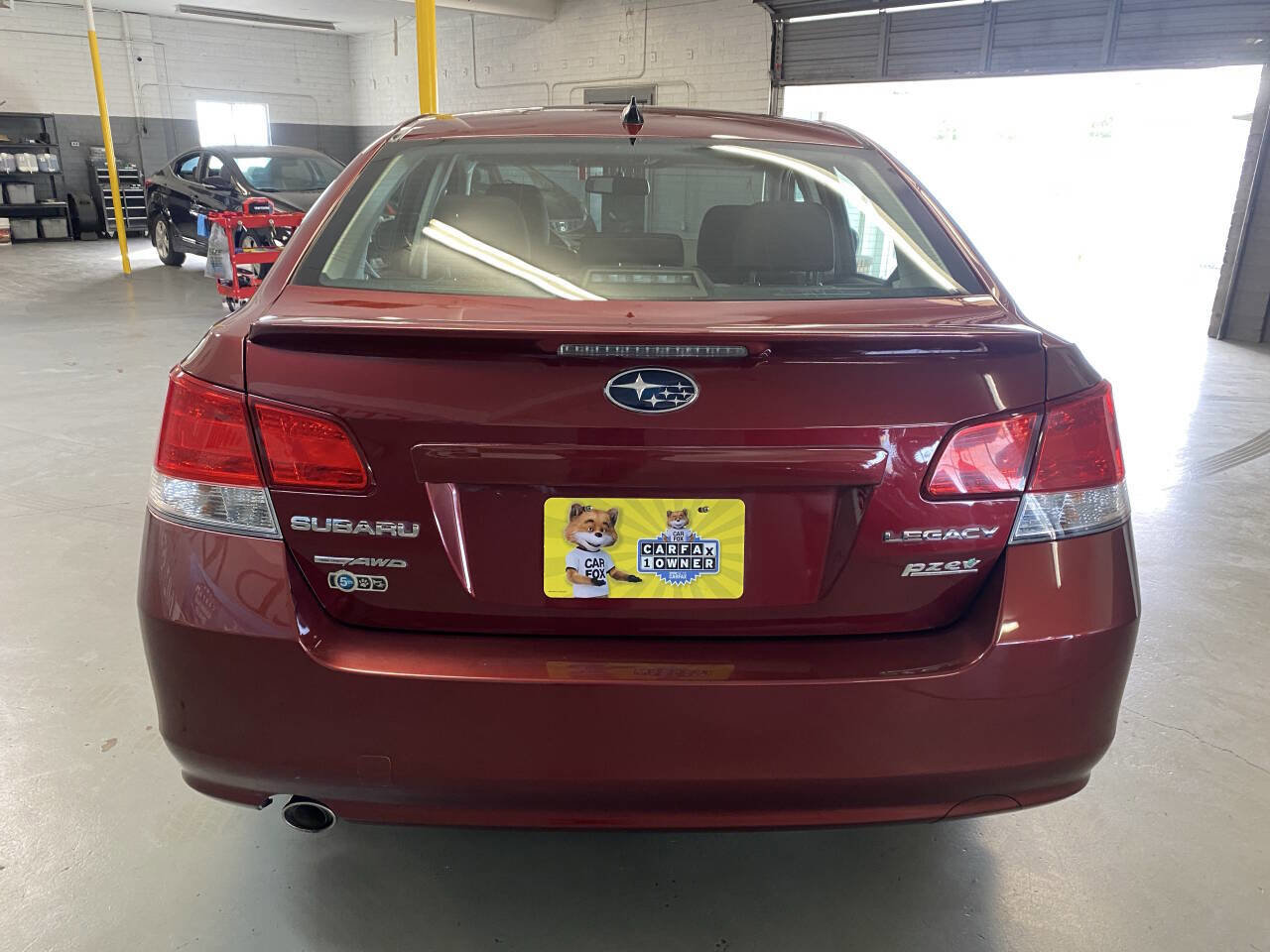 Used 2011 Subaru Legacy 2.5i Premium image 5