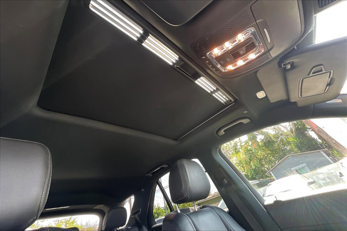 Used 2020 Mercedes-Benz GLE 350 w/ Premium Package image 22