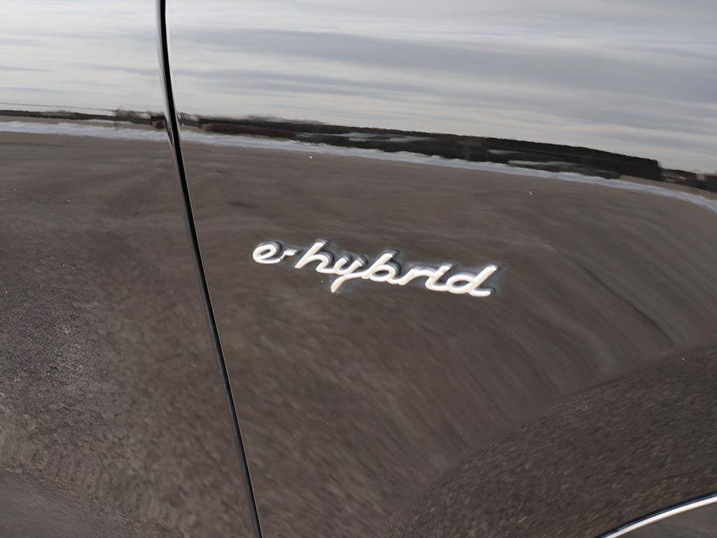 Certified 2023 Porsche Cayenne Turbo S AWD/4WD image 15