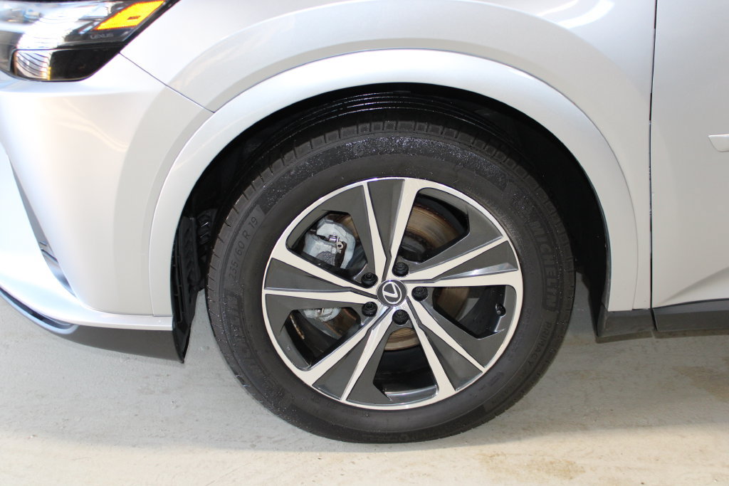 Used 2023 Lexus RX 350 Premium w/ Cold Area Package AWD/4WD image 4