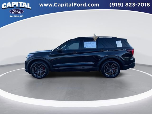 Certified 2025 Ford Explorer ST-Line w/ Premium Package AWD/4WD image 5