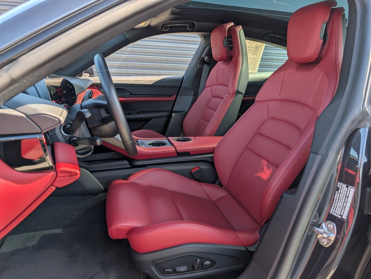 Used 2024 Porsche Taycan image 5