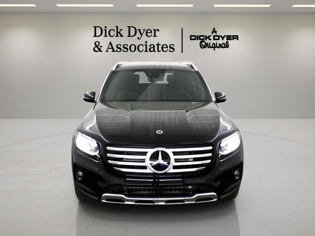 Used 2024 Mercedes-Benz GLB 250 4MATIC image 5