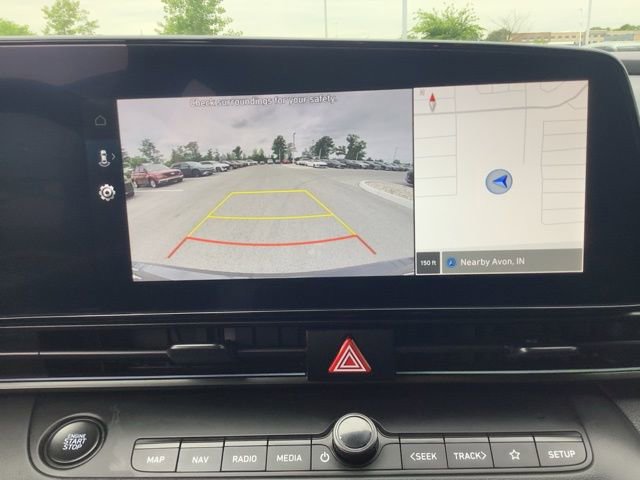 Used 2025 Hyundai Elantra SEL image 13