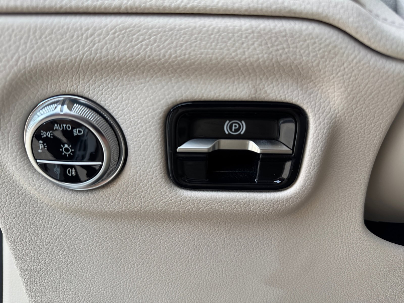 Certified 2023 Mercedes-Benz EQS 580 4MATIC SUV image 16