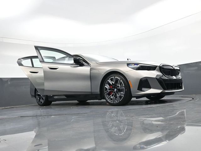 New 2025 BMW i5 M60 w/ Premium Package image 42