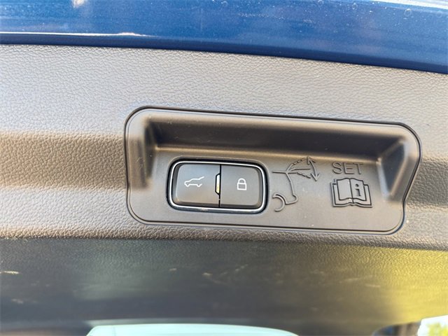 Used 2022 Ford Explorer XLT image 56