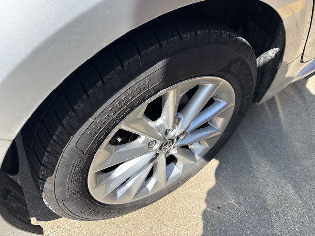 Certified 2021 Toyota Corolla LE w/ LE Convenience Package FWD image 7
