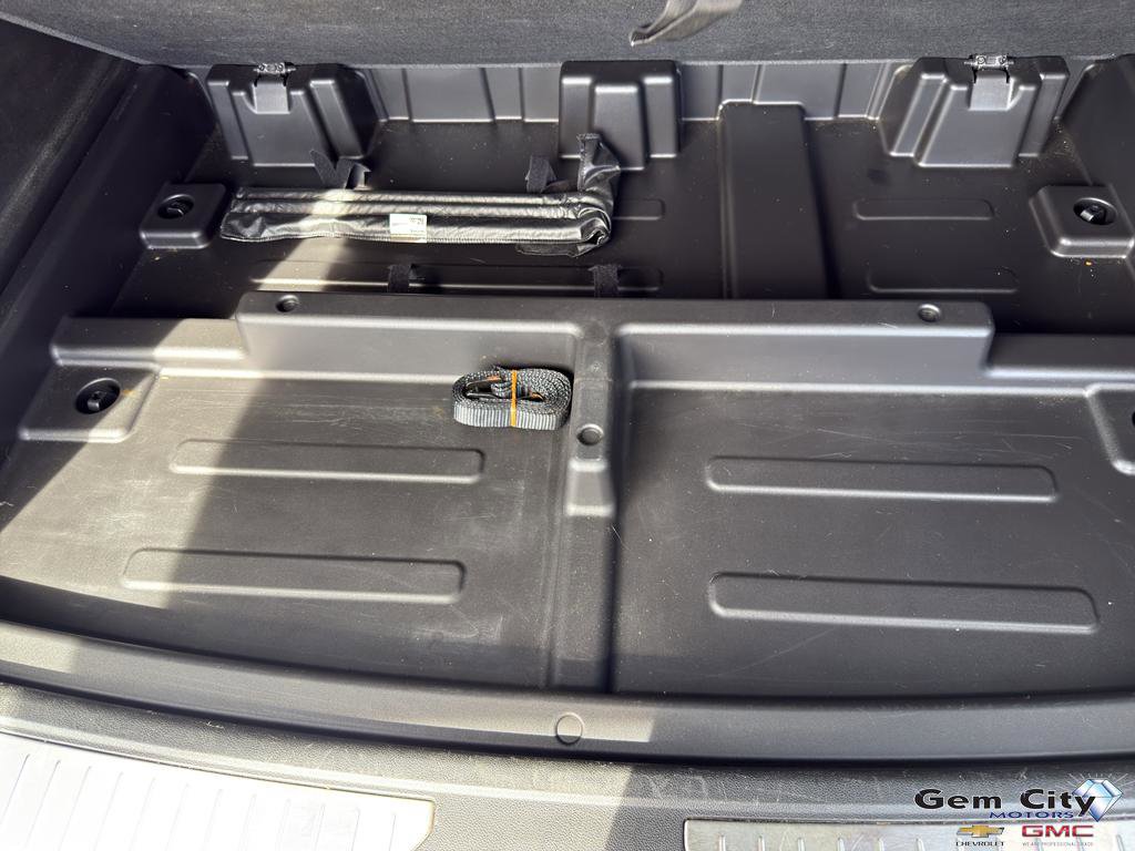 Used 2023 GMC Yukon XL Denali AWD/4WD image 10