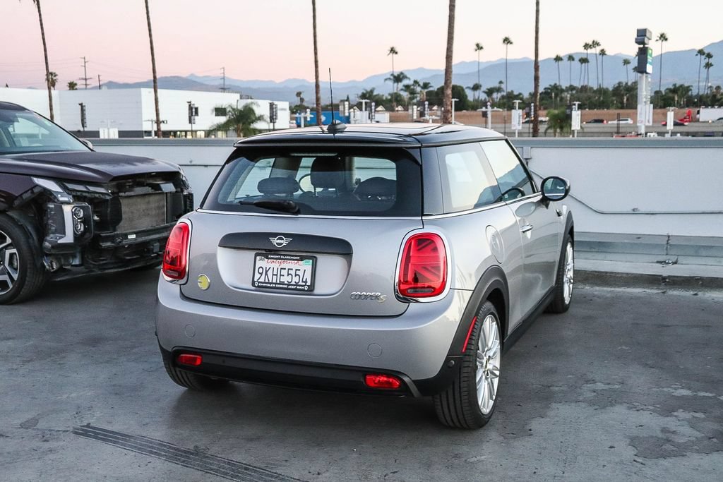 Used 2024 MINI Cooper SE FWD image 9