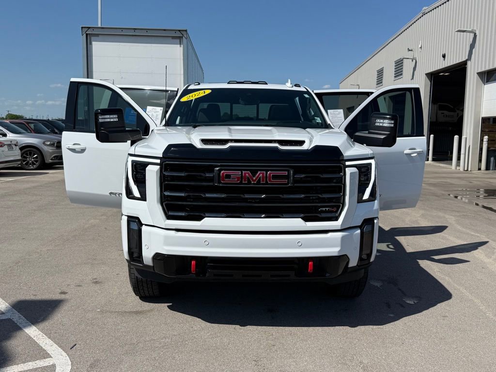 Used 2024 GMC Sierra 2500 AT4 w/ AT4 Premium Plus Package AWD/4WD image 25