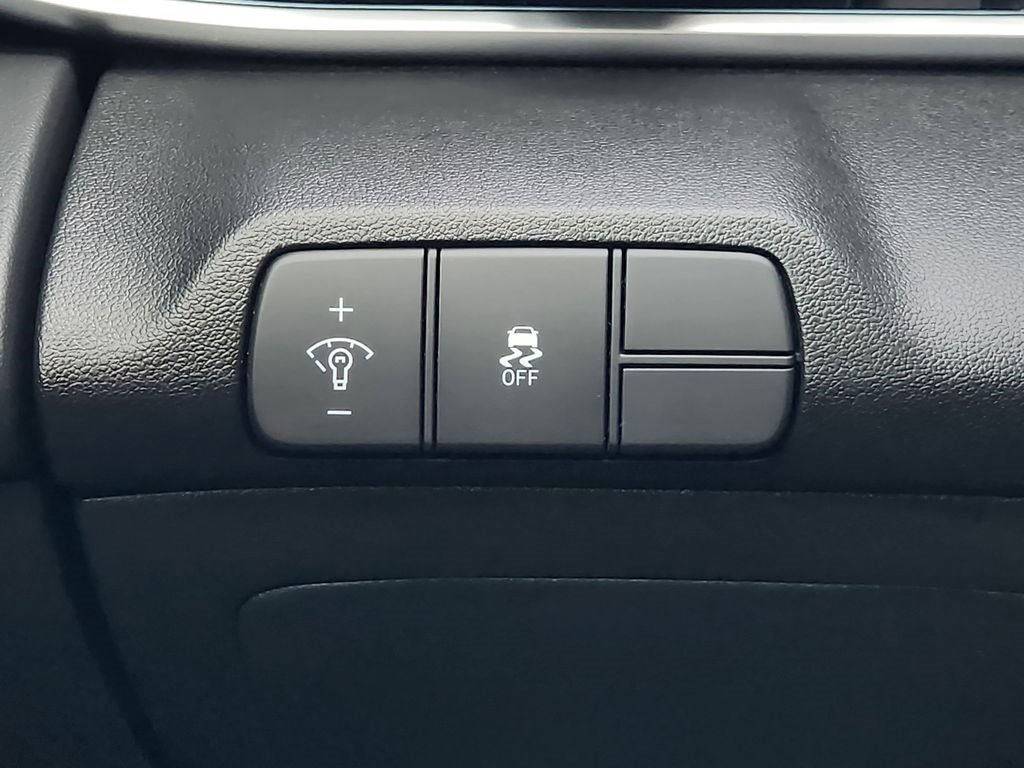 Used 2025 Hyundai Elantra SEL FWD image 22