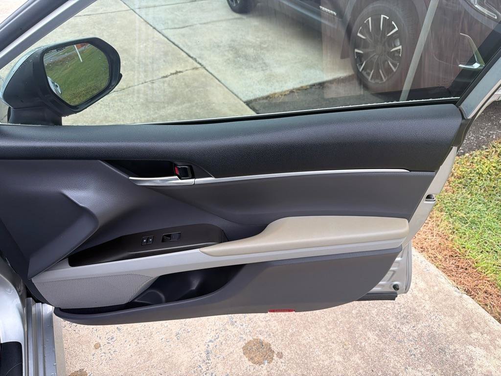 Used 2024 Toyota Camry LE FWD image 29