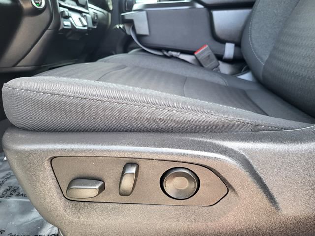 Used 2025 Chevrolet Silverado 2500 Custom w/ Custom Convenience Package AWD/4WD image 15