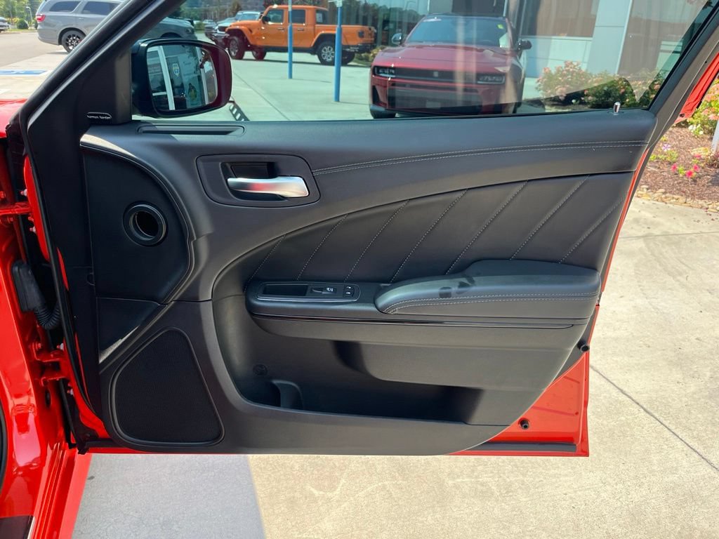 Used 2023 Dodge Charger R/T w/ Plus Group RWD image 31