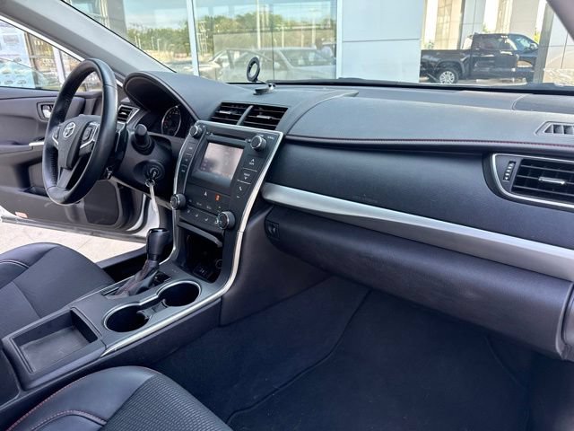 Used 2017 Toyota Camry SE FWD image 28