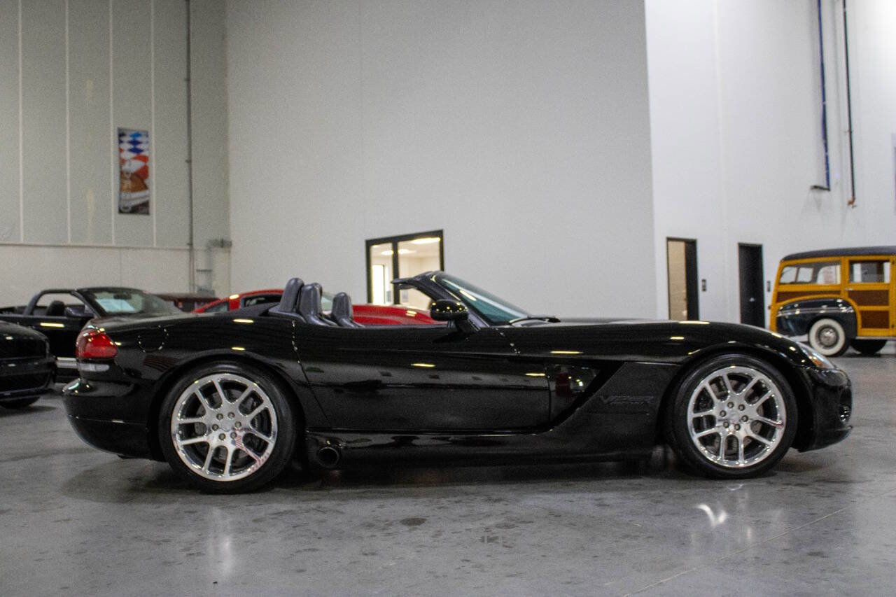 Used 2003 Dodge Viper SRT-10 image 8
