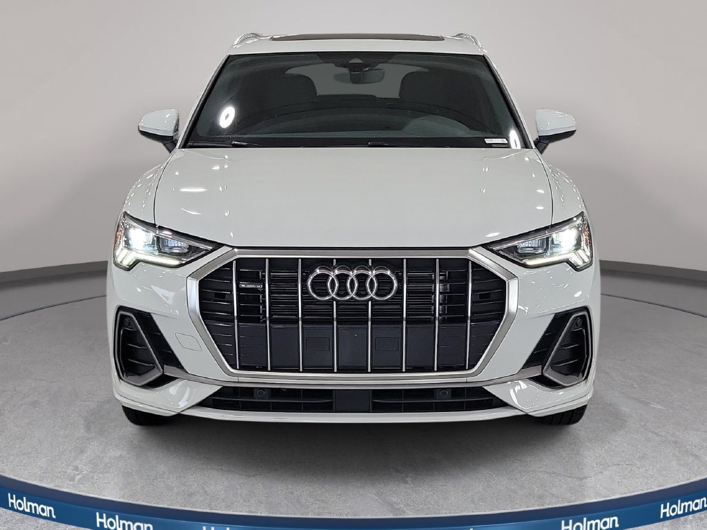 Used 2024 Audi Q3 2.0T Premium w/ Convenience Package AWD/4WD image 3