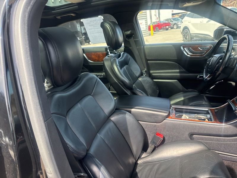 Used 2017 Lincoln Continental Select w/ Climate Package image 10