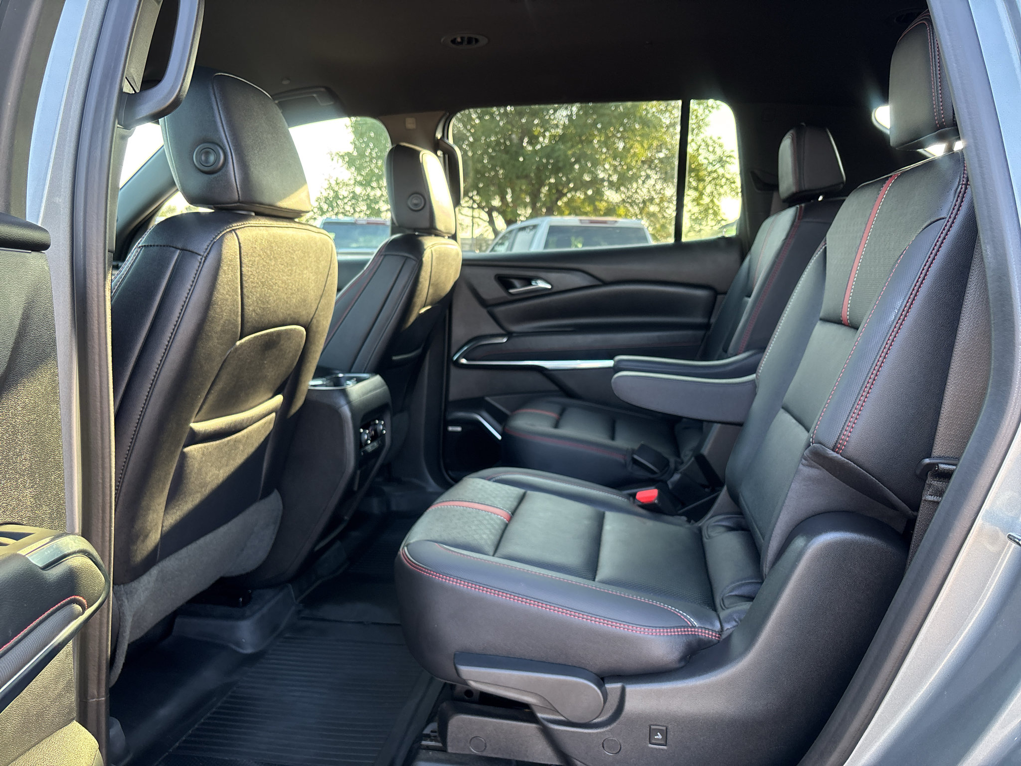 Used 2026 Chevrolet Traverse RS w/ LPO, Floor Liner Package FWD image 19