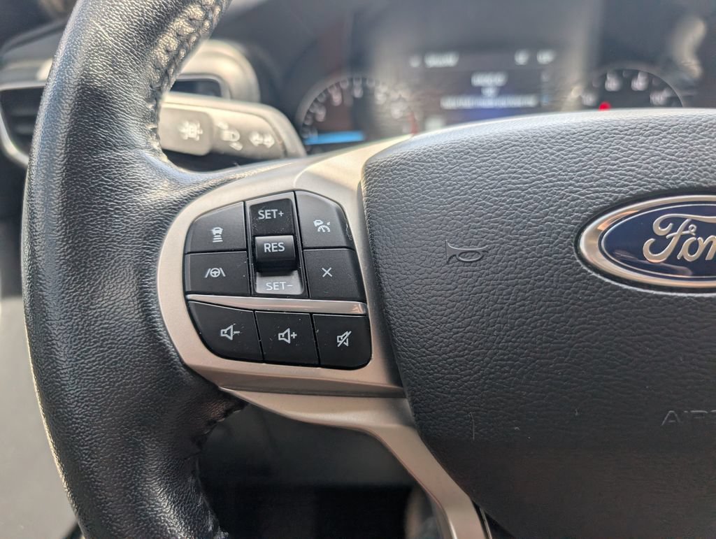 Used 2022 Ford Explorer Limited AWD/4WD image 23