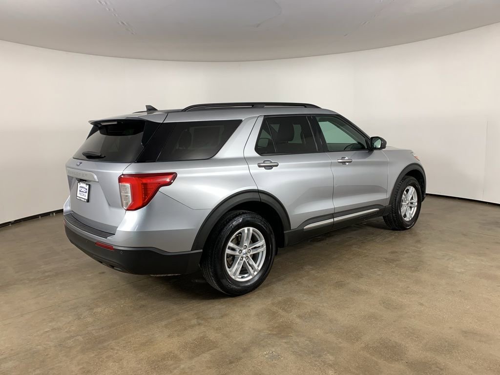 Used 2022 Ford Explorer XLT image 8