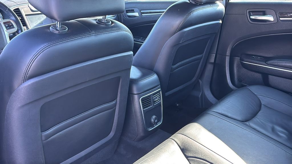 Used 2011 Chrysler 300 Limited image 31