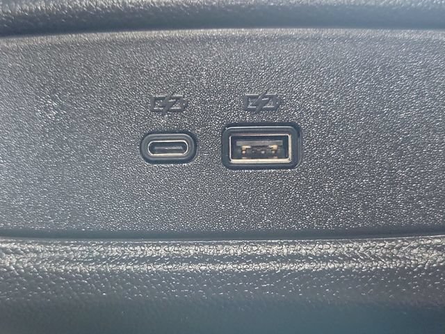 Used 2025 Chevrolet Trax RS FWD image 26