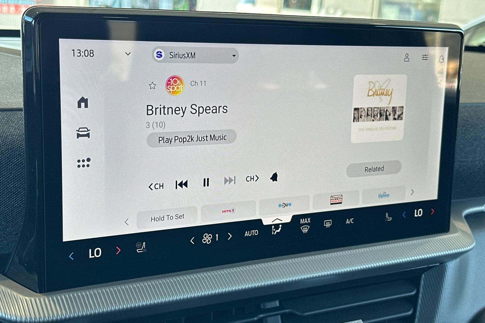 New 2026 Ford Explorer ST-Line w/ ST-Line Street Pack image 18