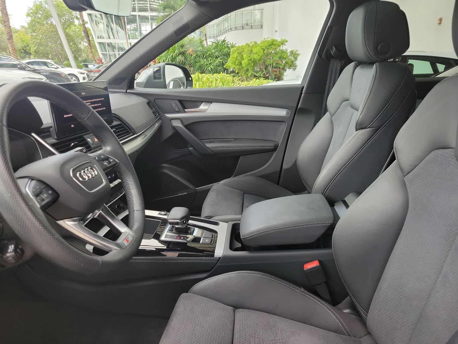 Used 2024 Audi Q5 e Premium Plus w/ Premium Plus Package AWD/4WD image 11