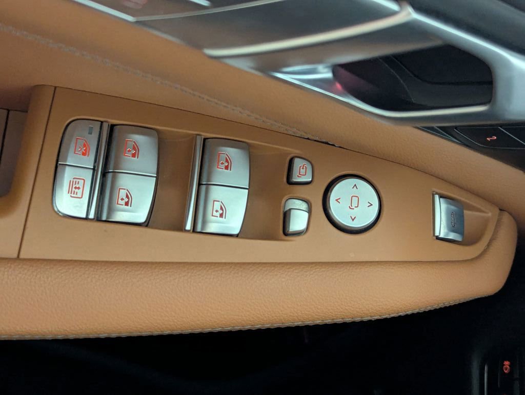 Used 2021 BMW X7 M50i image 51