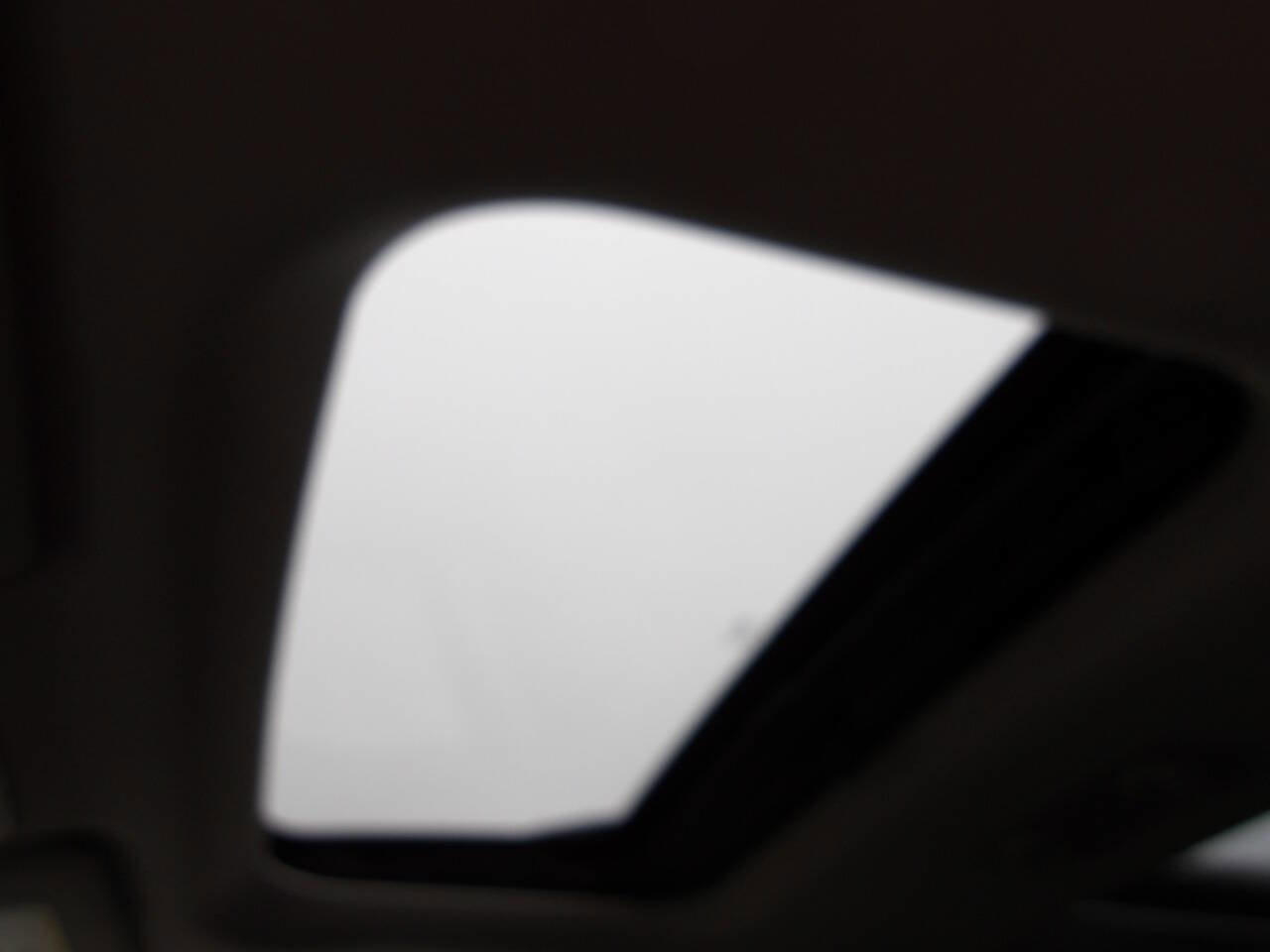 Used 2011 GMC Acadia Denali image 5