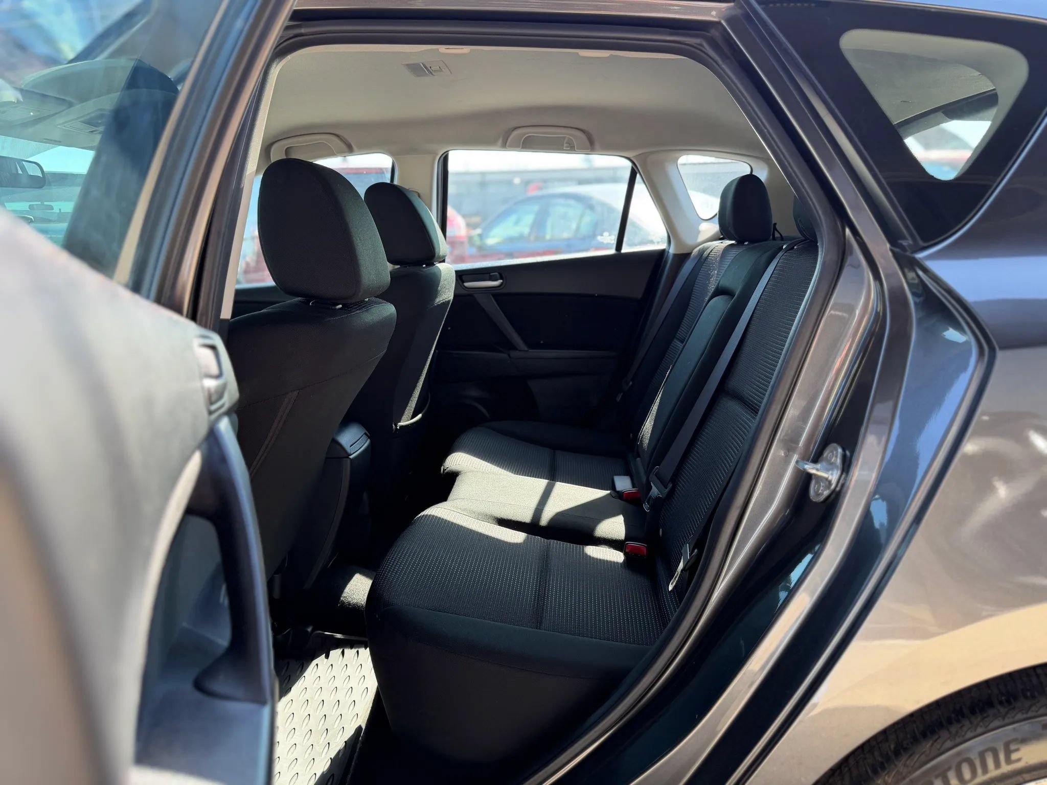 Used 2012 MAZDA MAZDA3 i Touring FWD image 13
