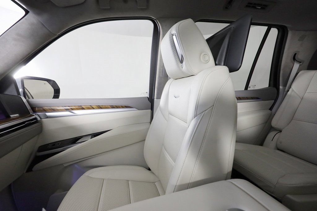 Used 2025 Cadillac Escalade Sport Platinum w/ LPO, ONYX Package image 33