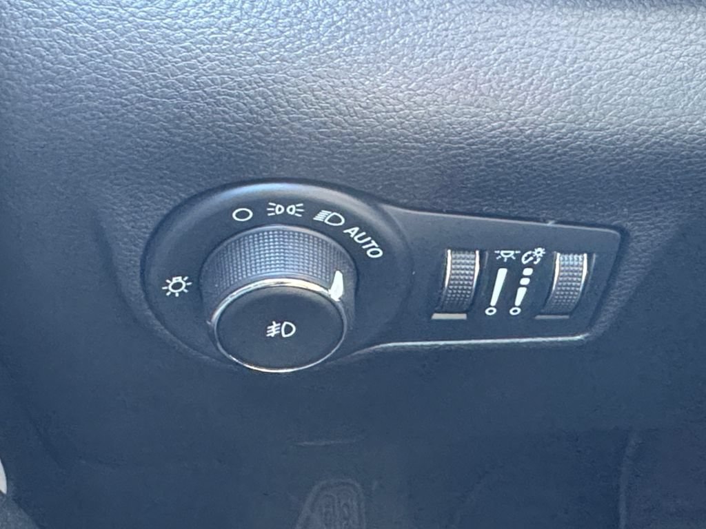 Used 2024 Jeep Compass Limited AWD/4WD image 15
