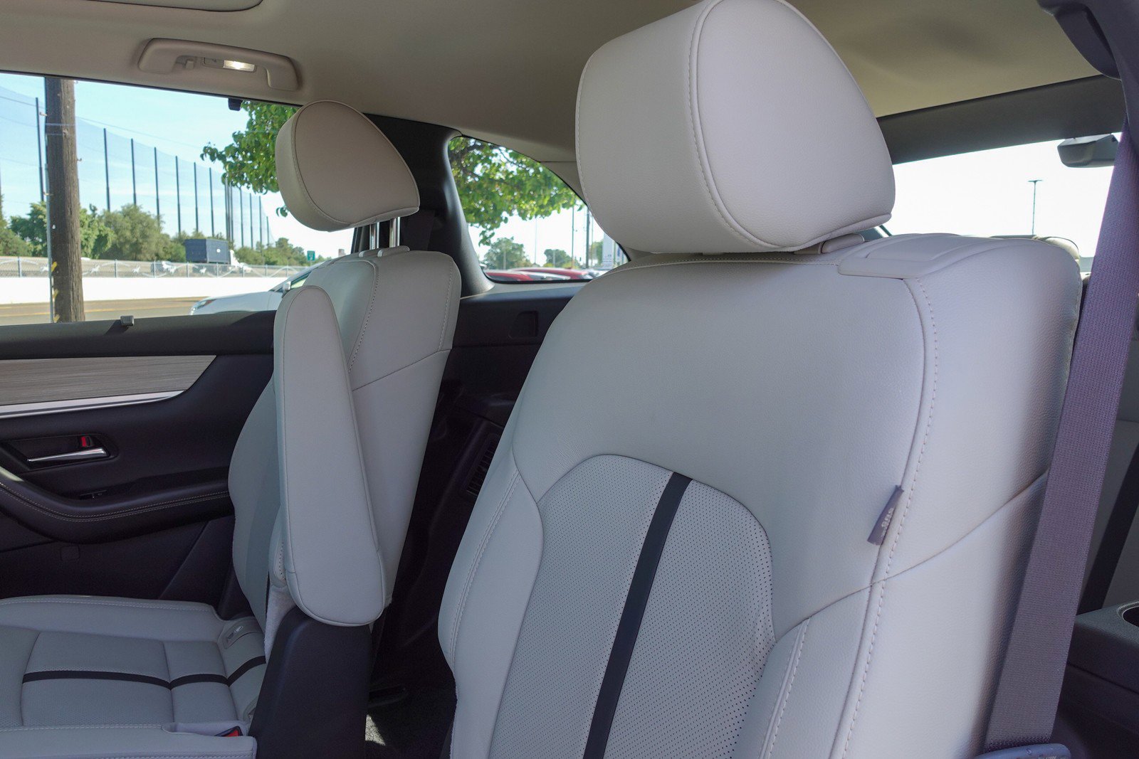 Used 2024 MAZDA CX-90 Plug-In Hybrid w/ Premium Pkg image 22