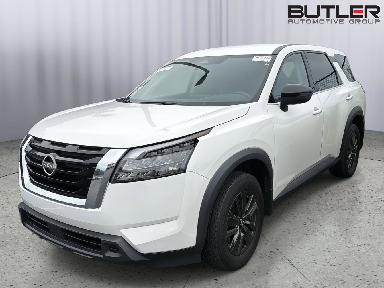 Used 2024 Nissan Pathfinder S FWD image 1