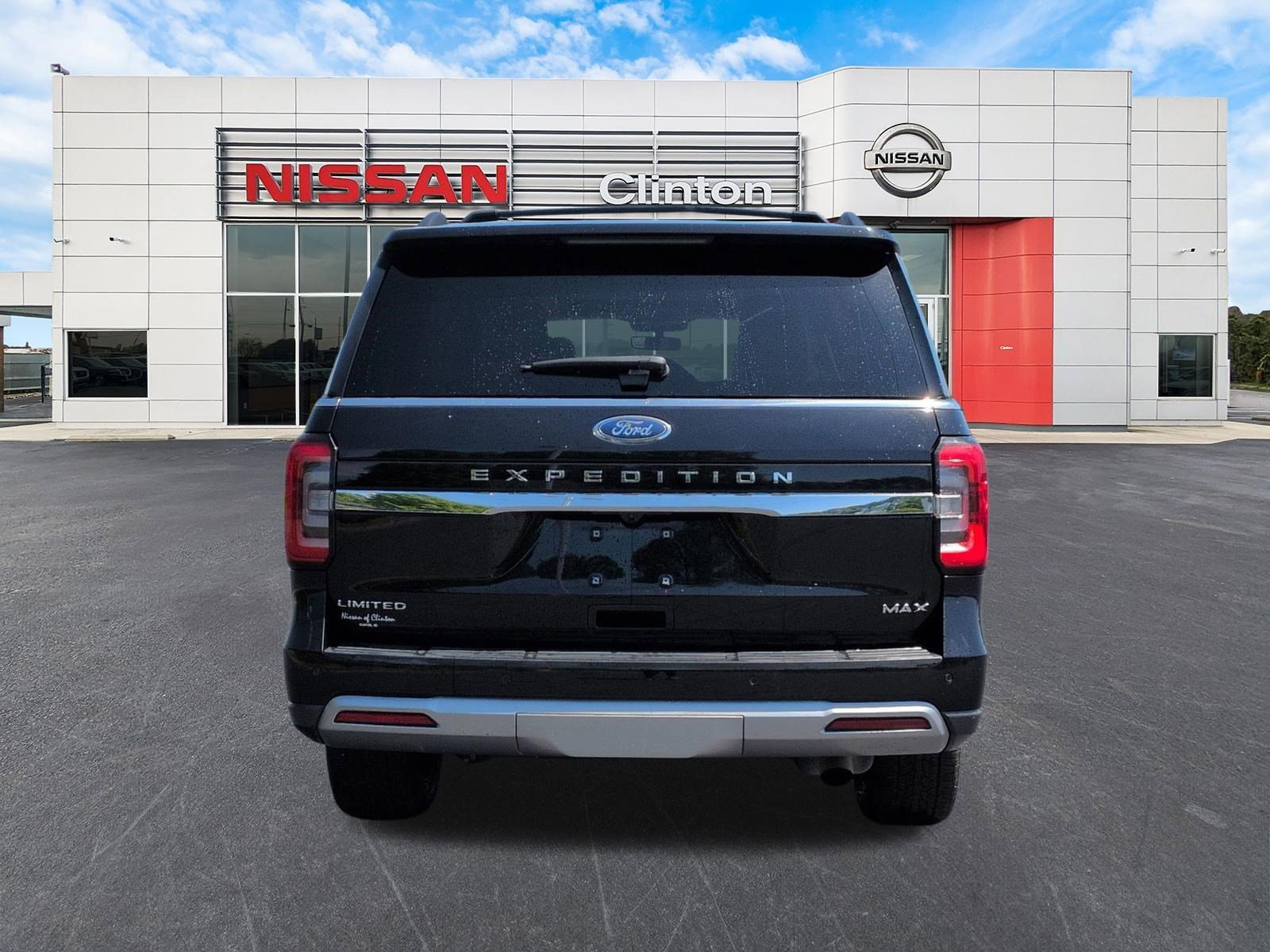 Used 2024 Ford Expedition Max Limited AWD/4WD image 4