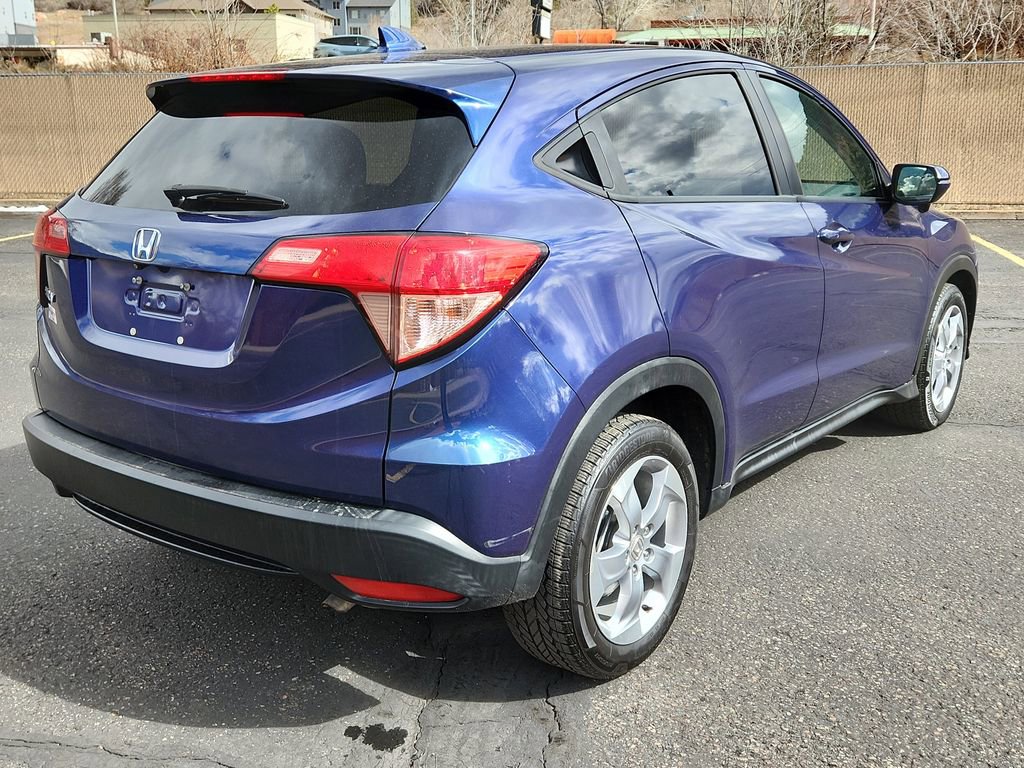 Used 2017 Honda HR-V EX image 3