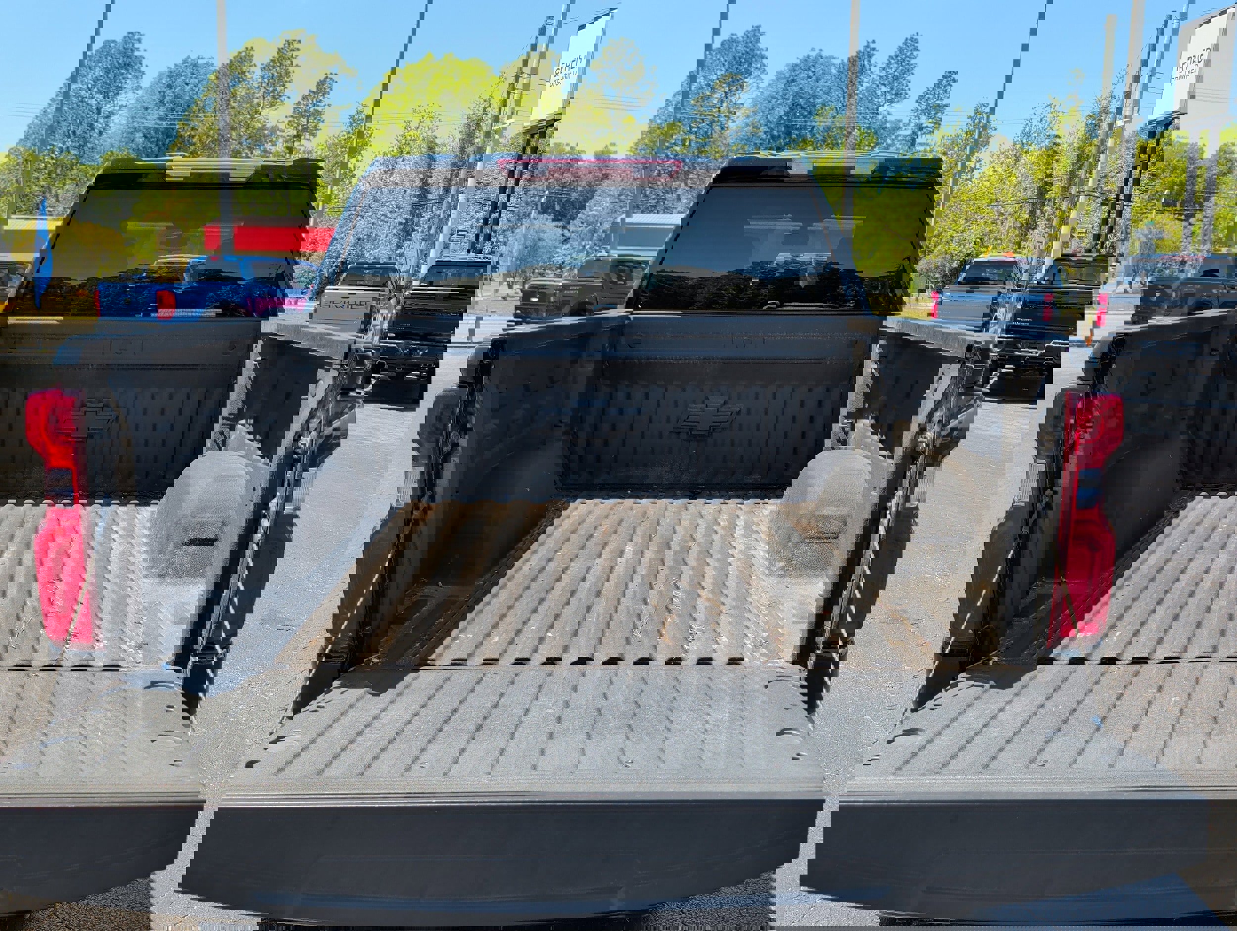 Used 2022 Chevrolet Silverado 1500 RST AWD/4WD image 14