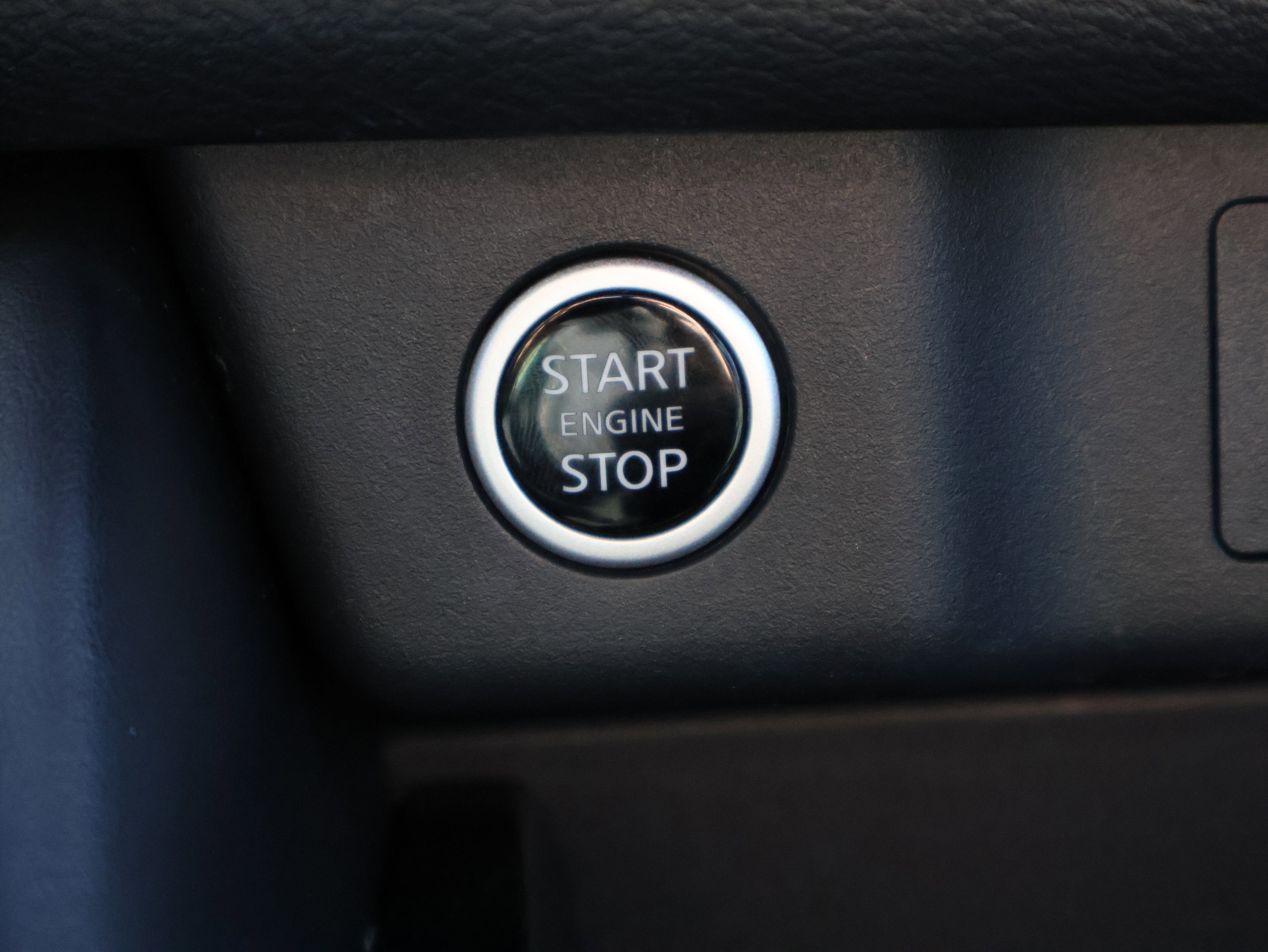 Used 2022 Nissan Rogue SL image 31