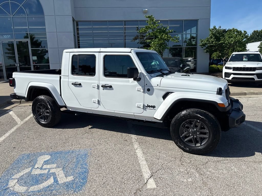 New 2026 Jeep Gladiator Sport AWD/4WD image 28