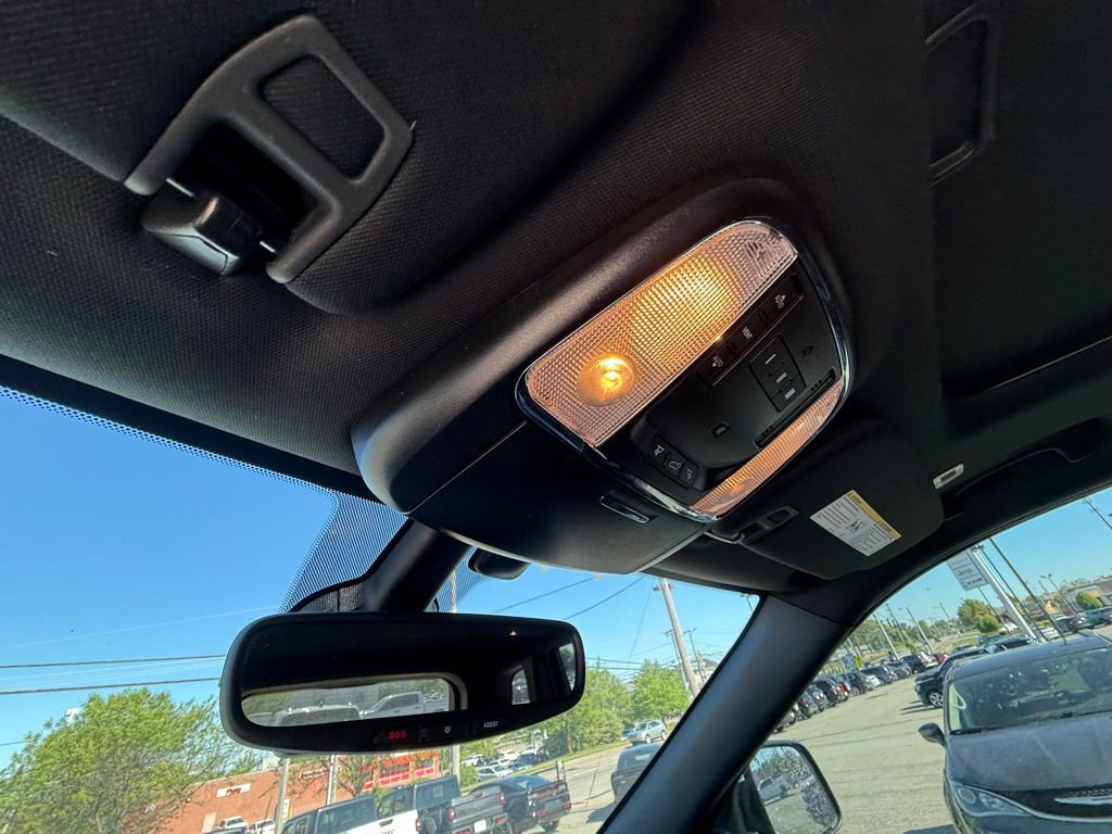 Used 2019 Jeep Grand Cherokee Altitude image 23