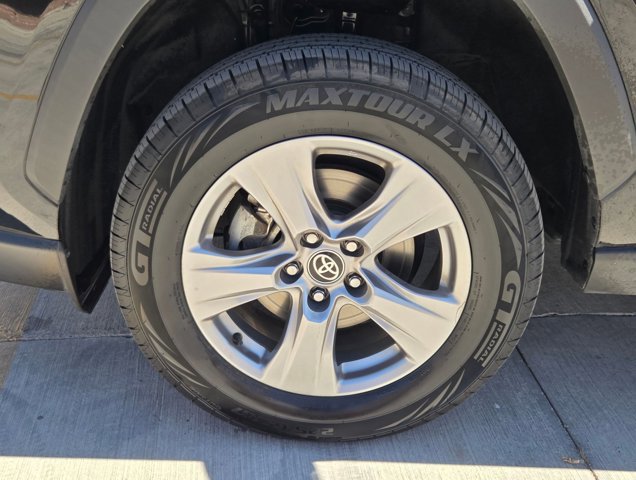 Used 2023 Toyota RAV4 XLE image 22