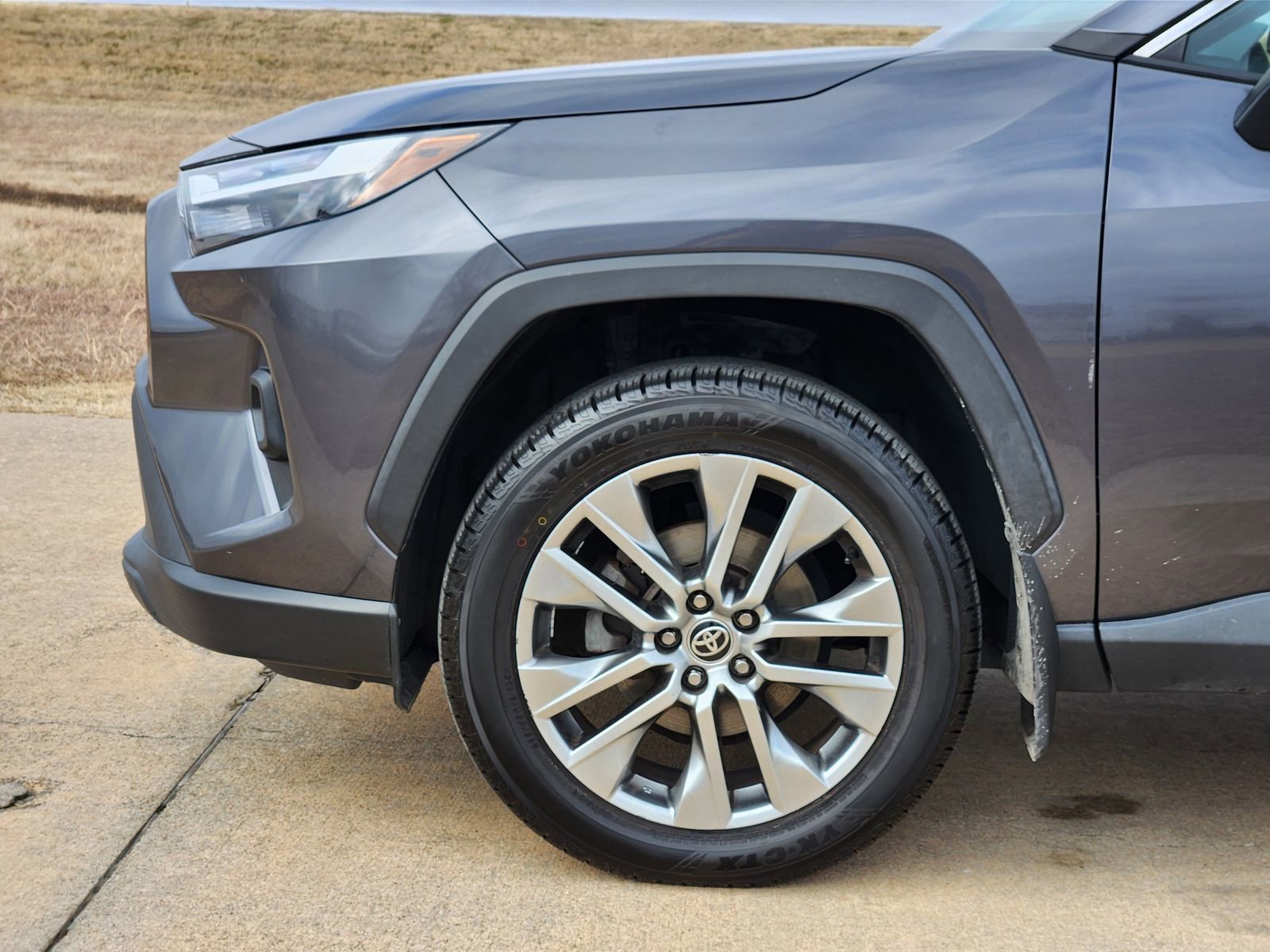 Used 2022 Toyota RAV4 XLE Premium AWD/4WD image 13