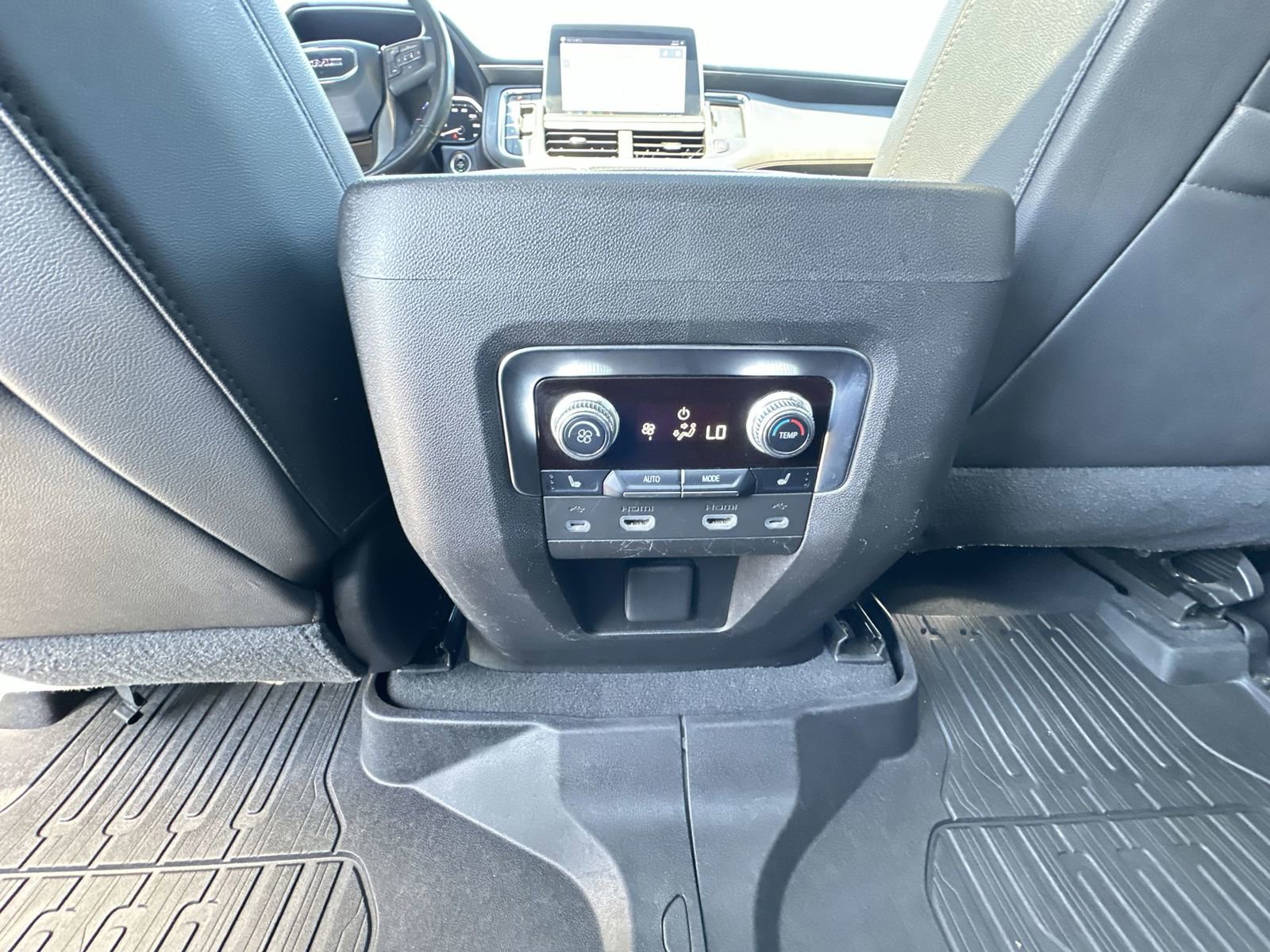 Used 2021 GMC Yukon AT4 w/ AT4 Premium Package AWD/4WD image 22