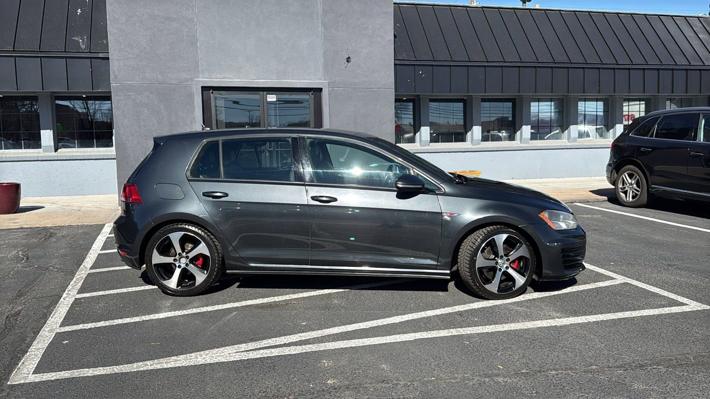 Used 2015 Volkswagen GTI SE FWD image 2