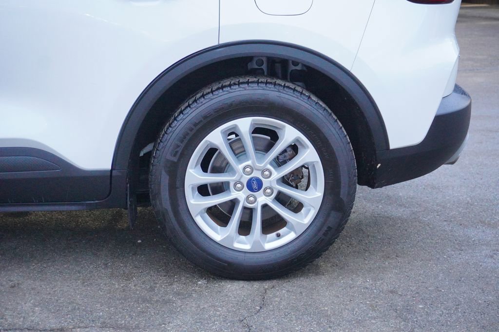 Used 2020 Ford Escape SE image 11