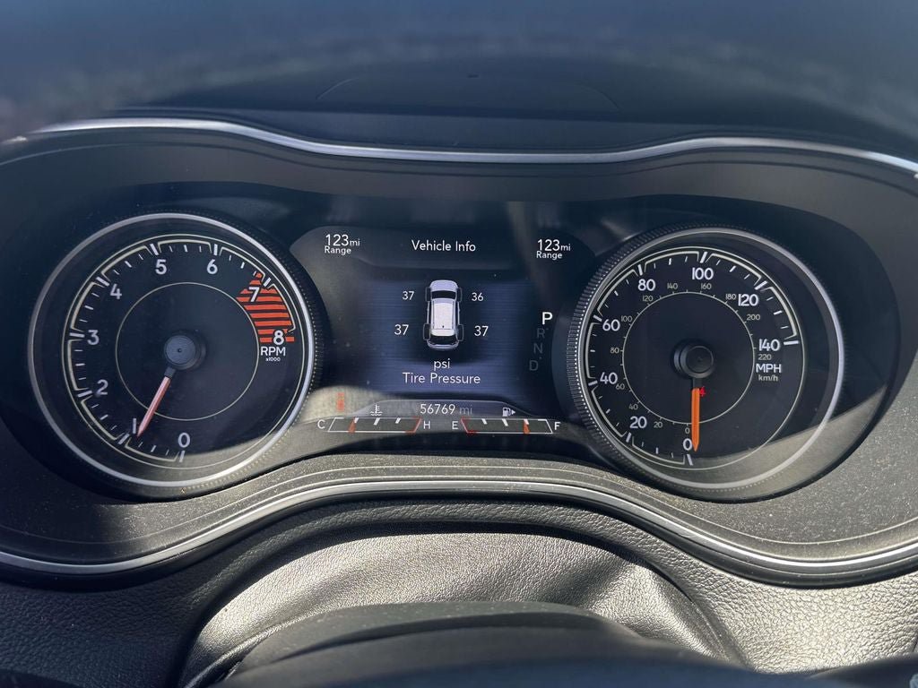 Used 2019 Jeep Cherokee Limited AWD/4WD image 25