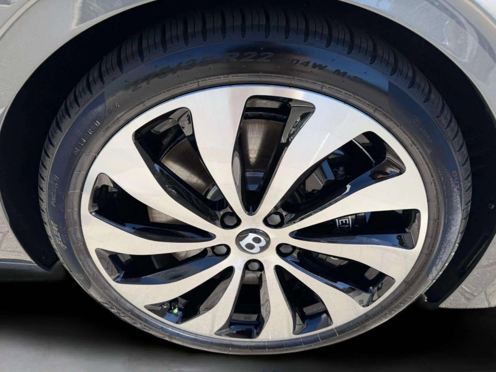 New 2026 Bentley Flying Spur Plug-In Hybrid AWD/4WD image 44